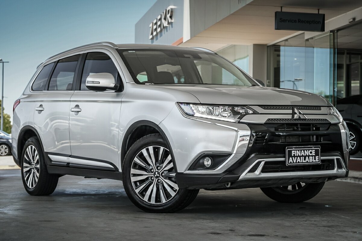 Mitsubishi Outlander image 1