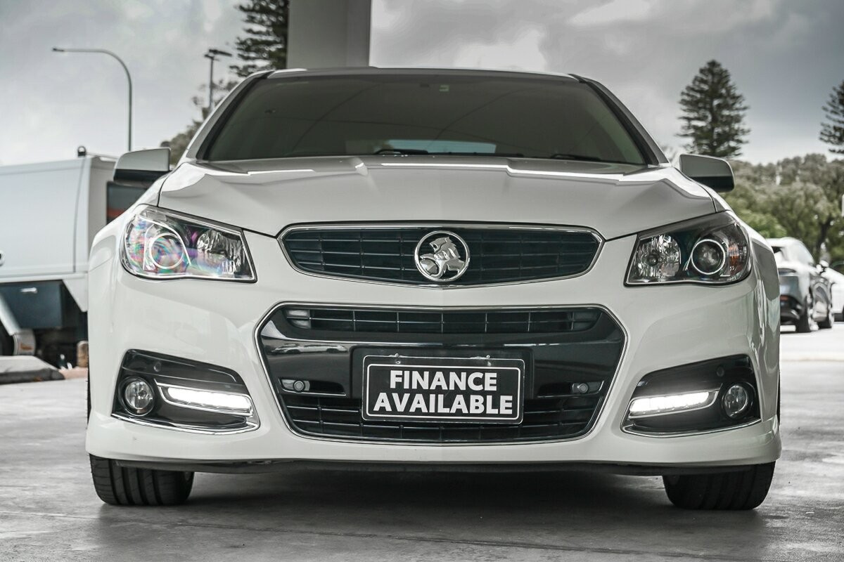 Holden Commodore image 3