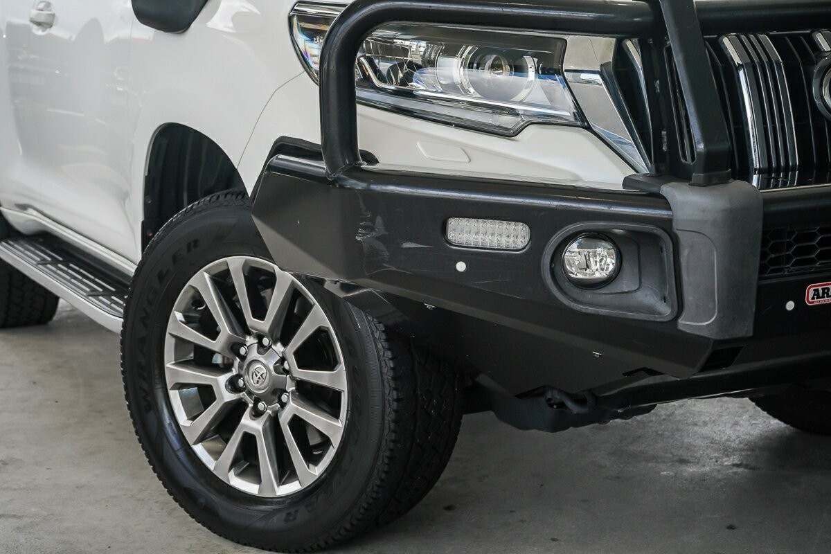 Toyota Landcruiser Prado image 2