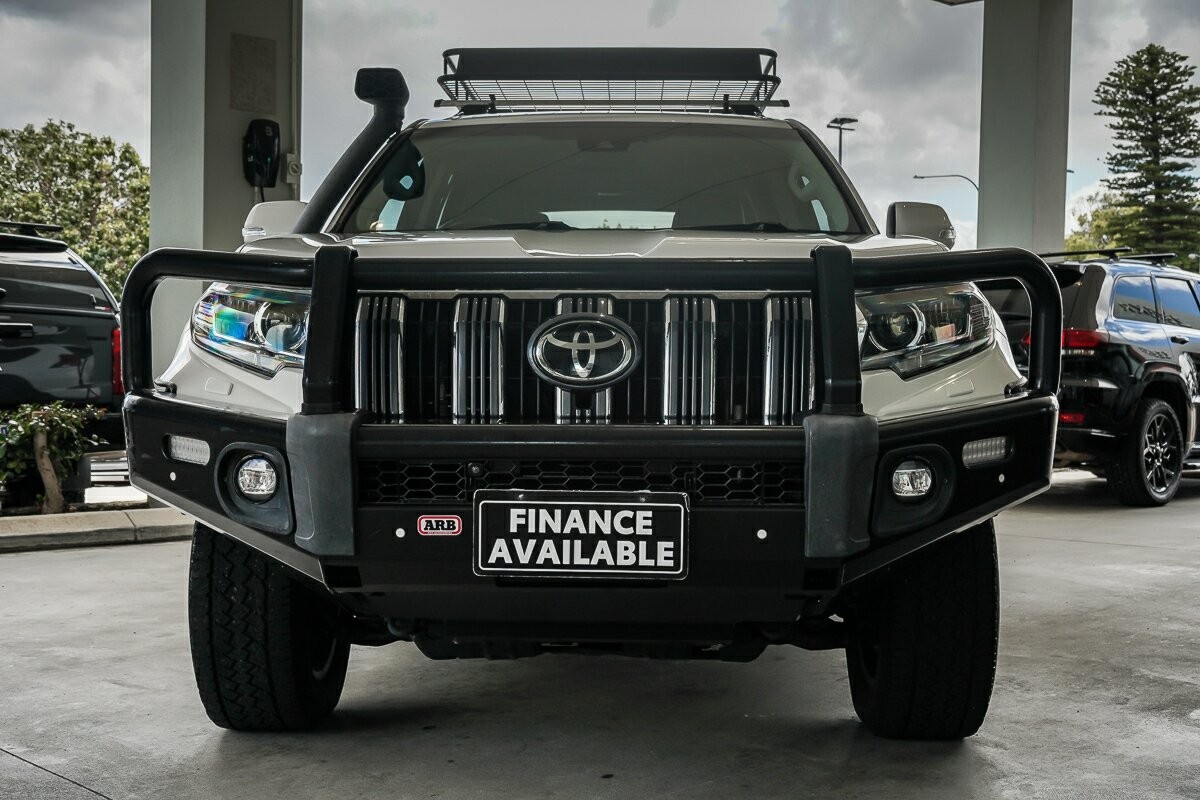 Toyota Landcruiser Prado image 3