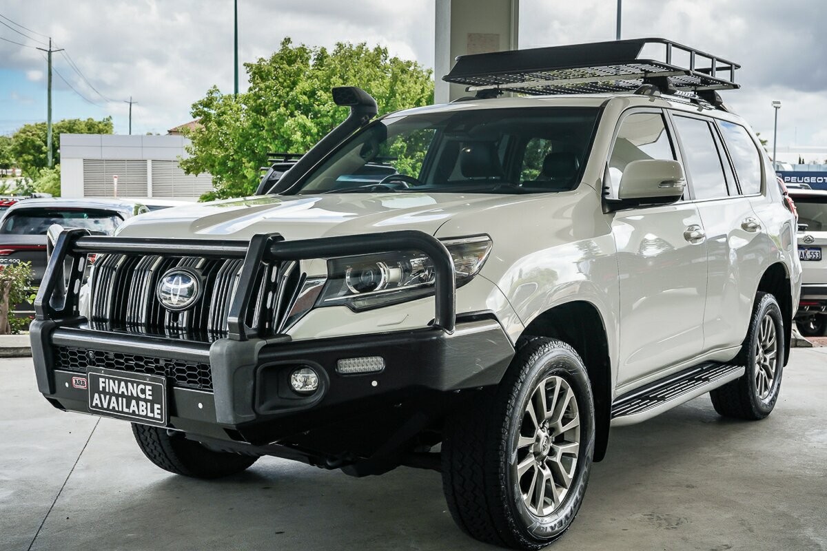 Toyota Landcruiser Prado image 4