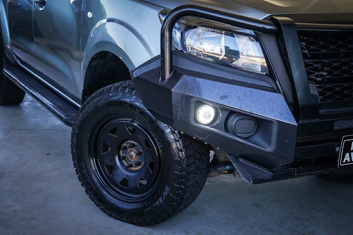 Nissan Navara image 2