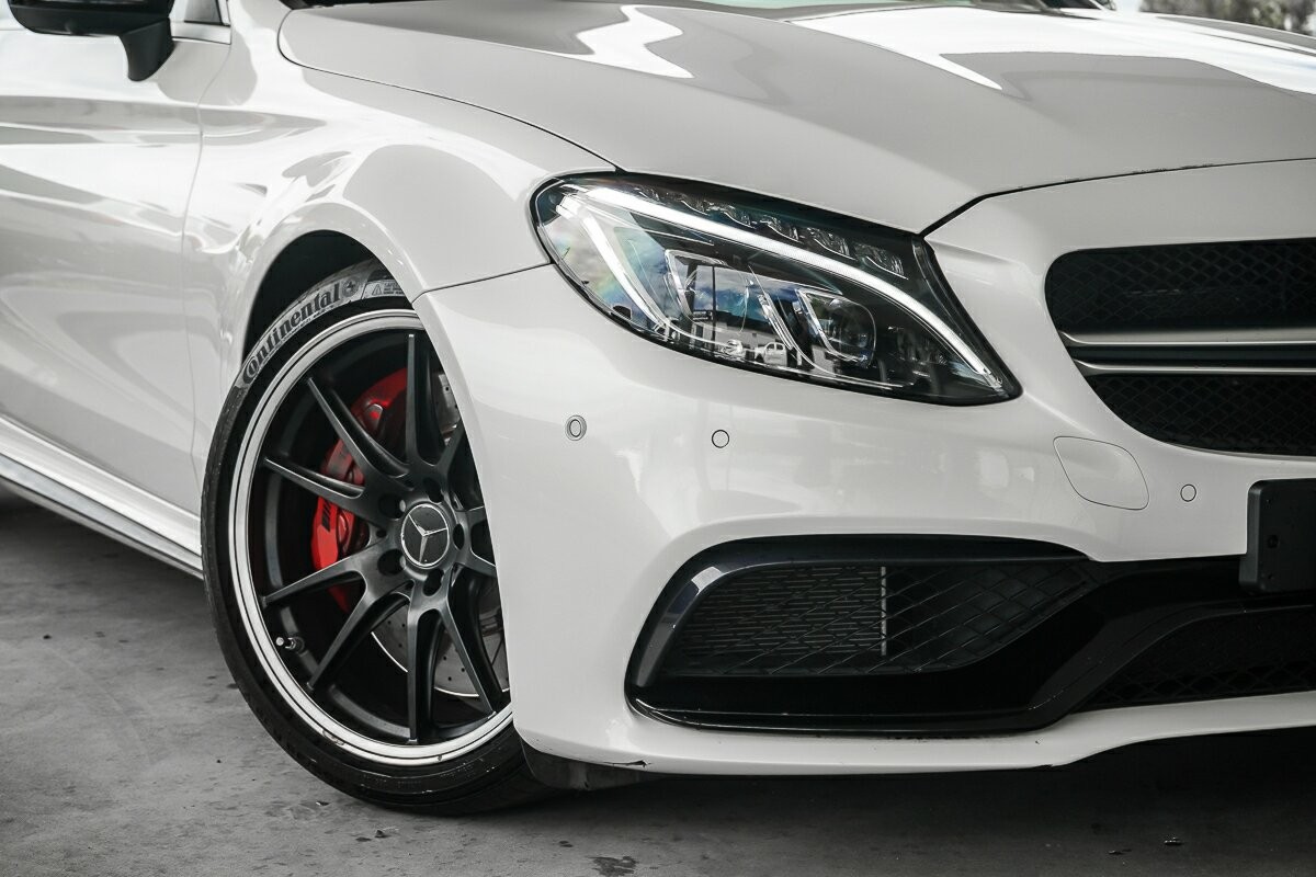 Mercedes Benz C-class image 2