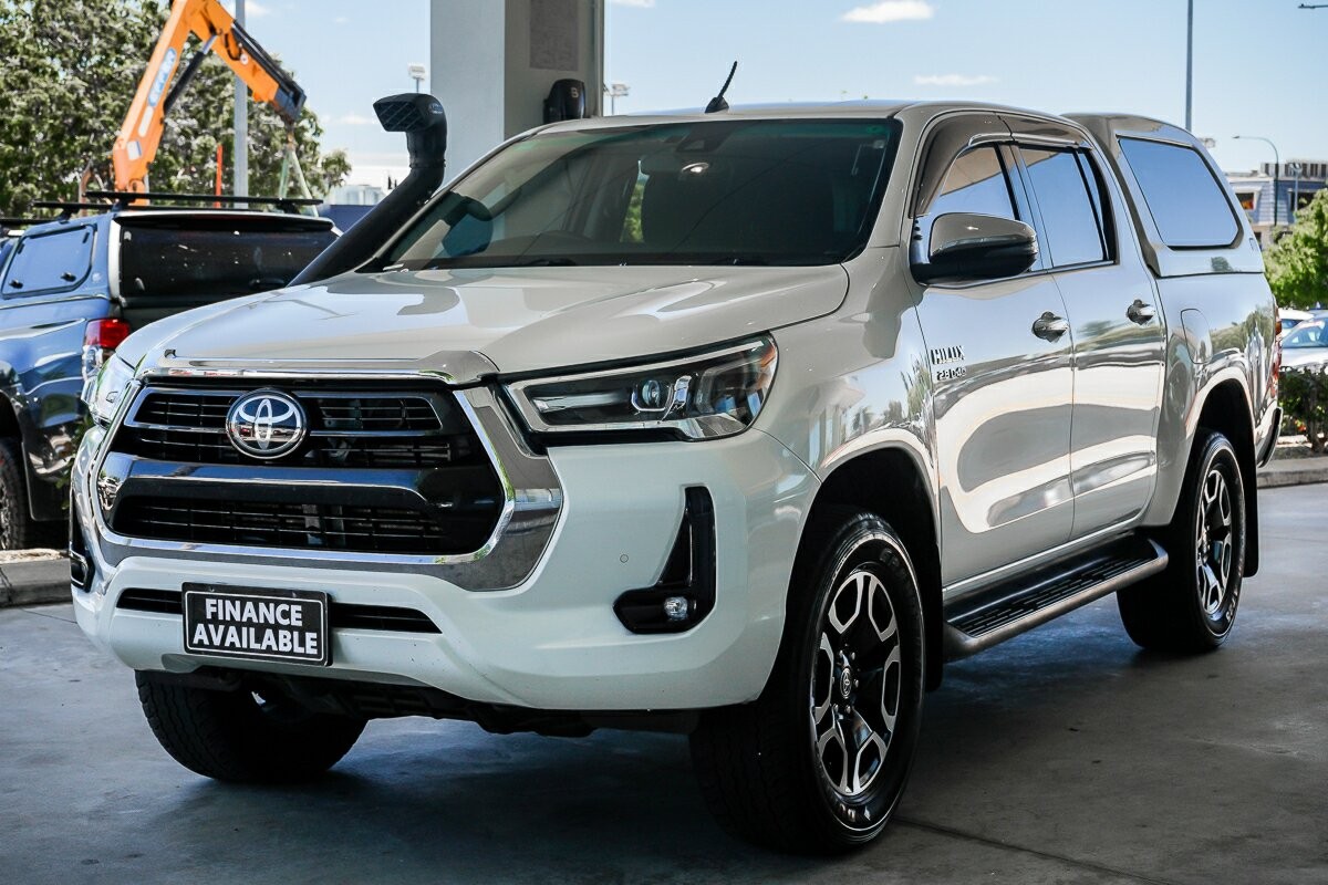 Toyota Hilux image 4