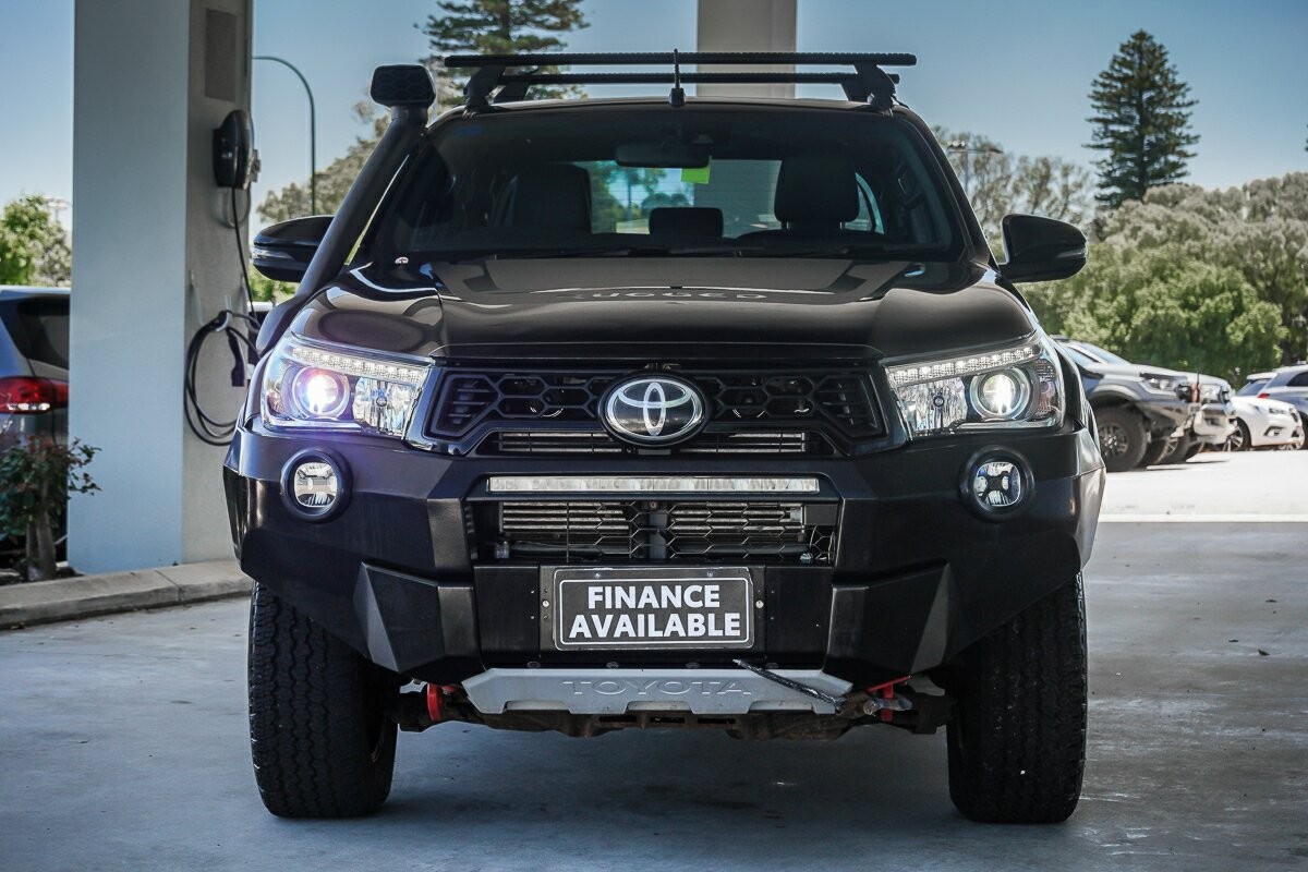 Toyota Hilux image 3