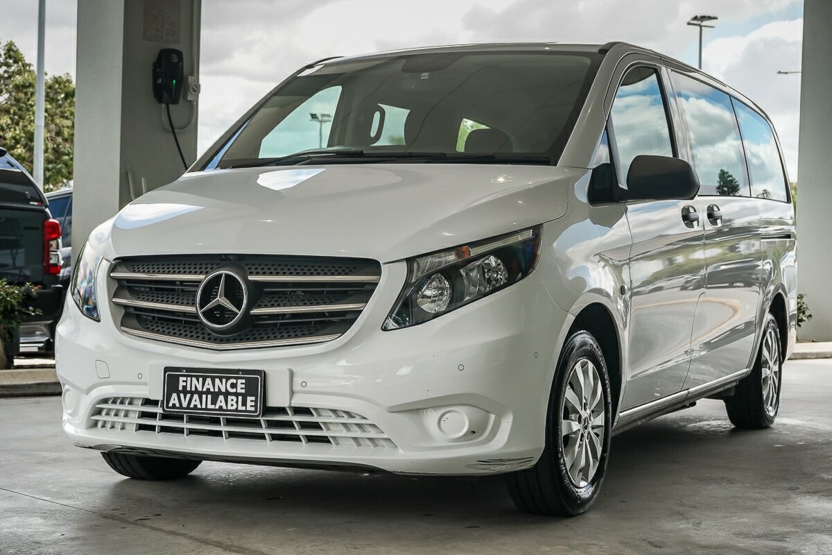 Mercedes Benz Valente image 4