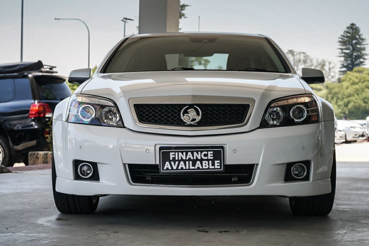 Holden Caprice image 3