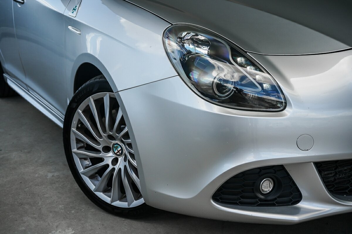 Alfa Romeo Giulietta image 2