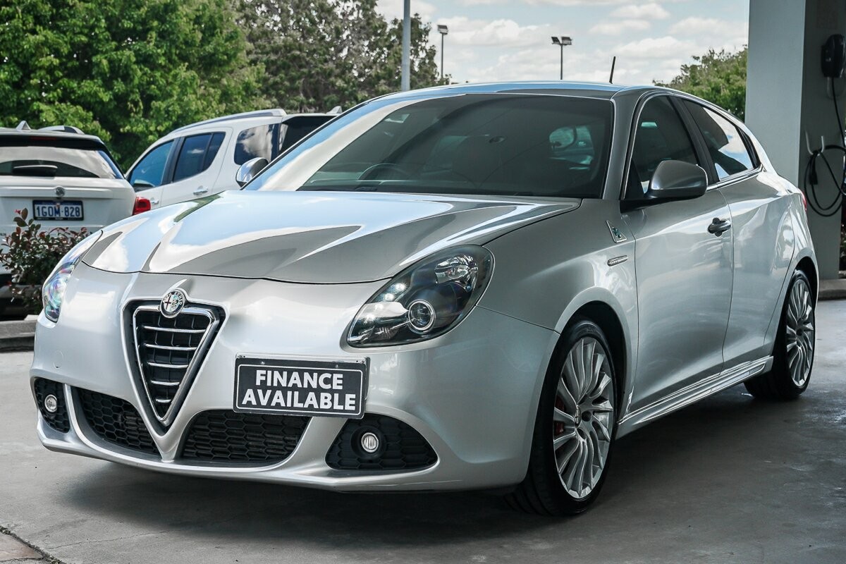 Alfa Romeo Giulietta image 4