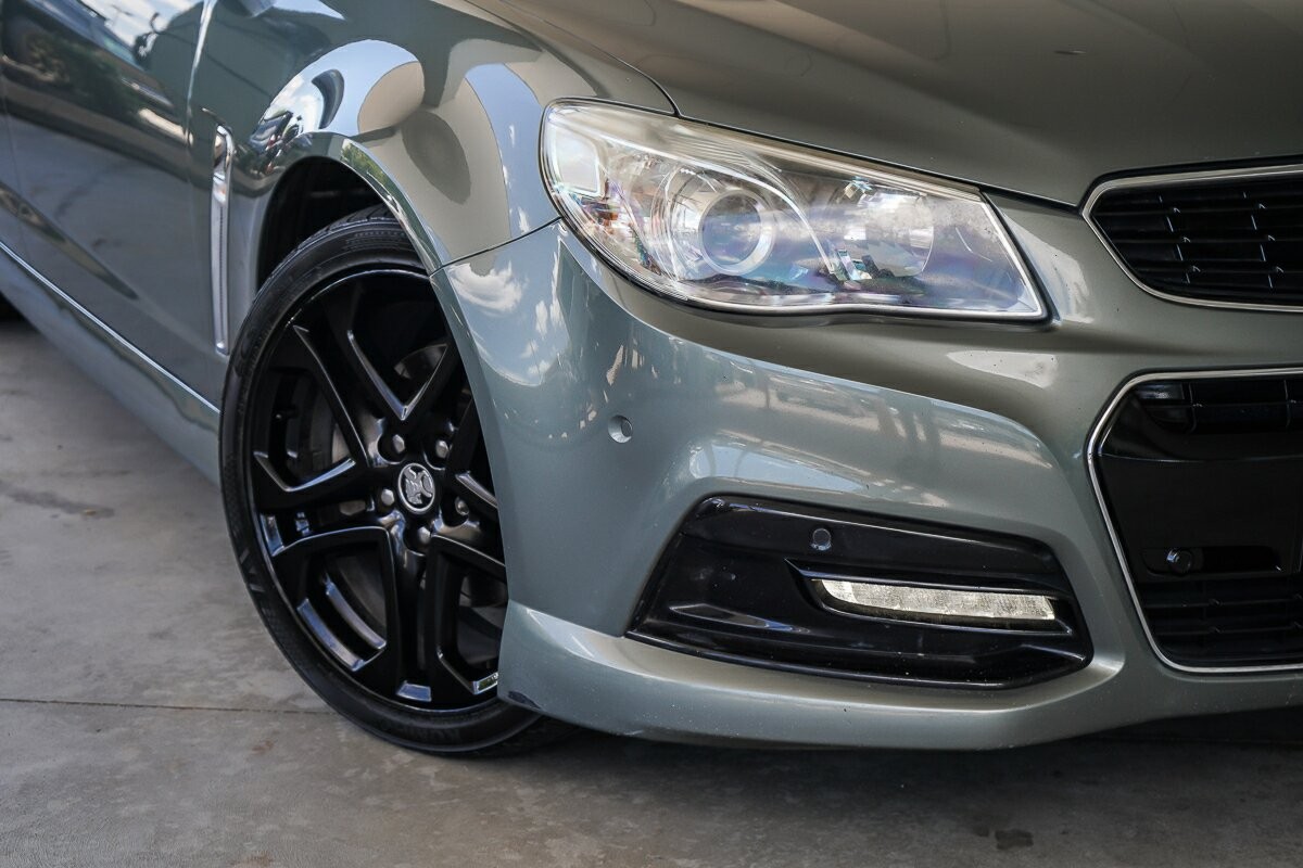 Holden Commodore image 2