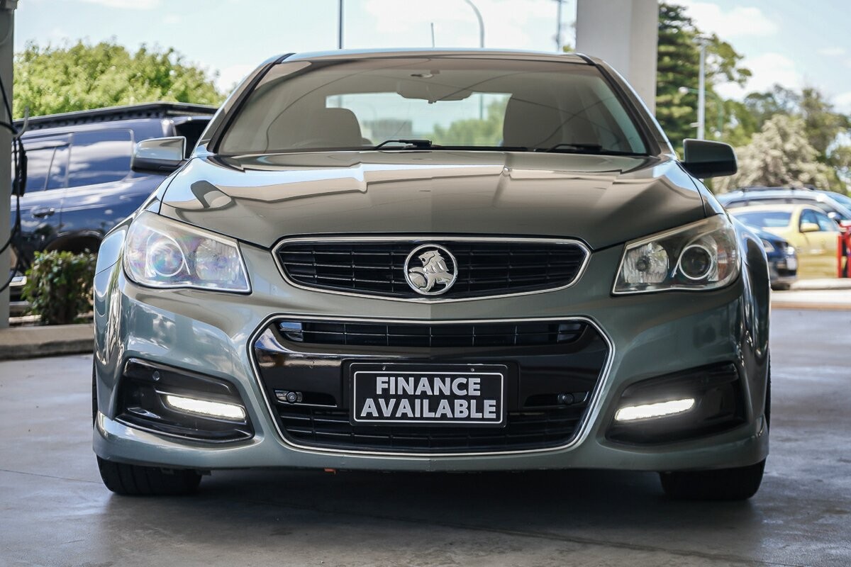 Holden Commodore image 3
