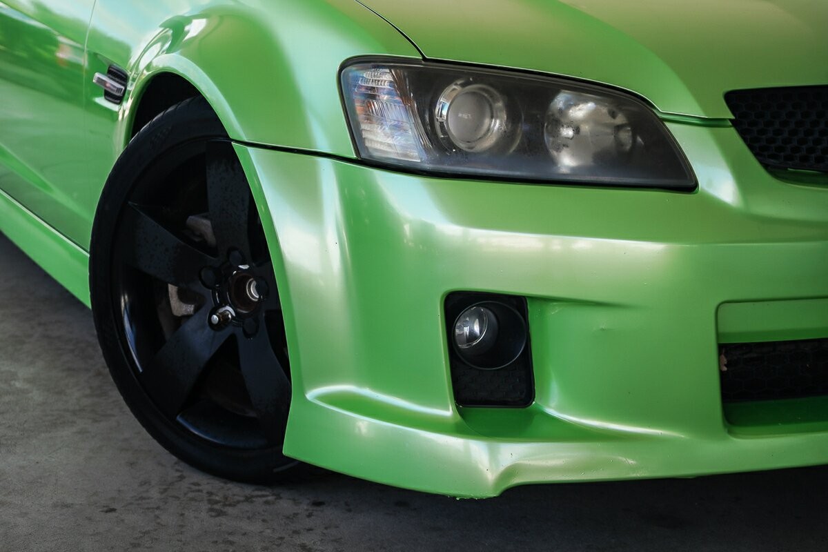 Holden Commodore image 2