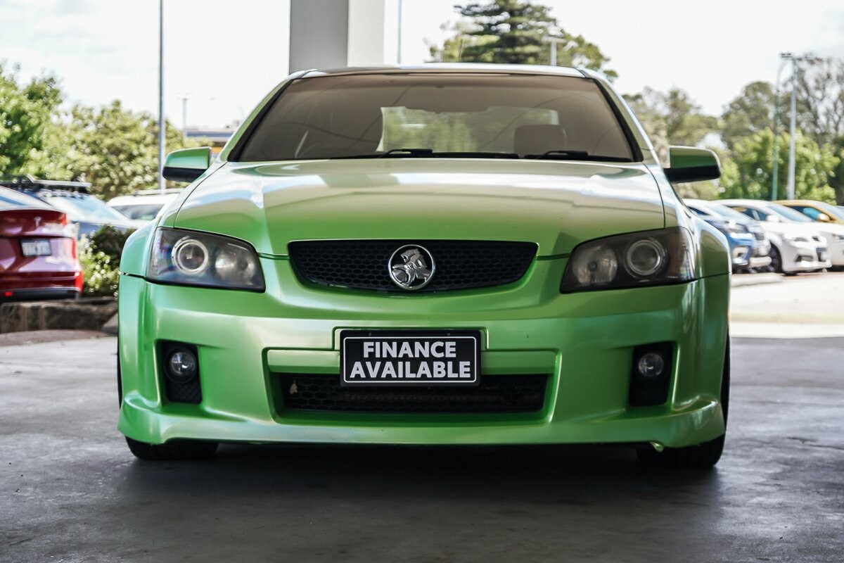 Holden Commodore image 3