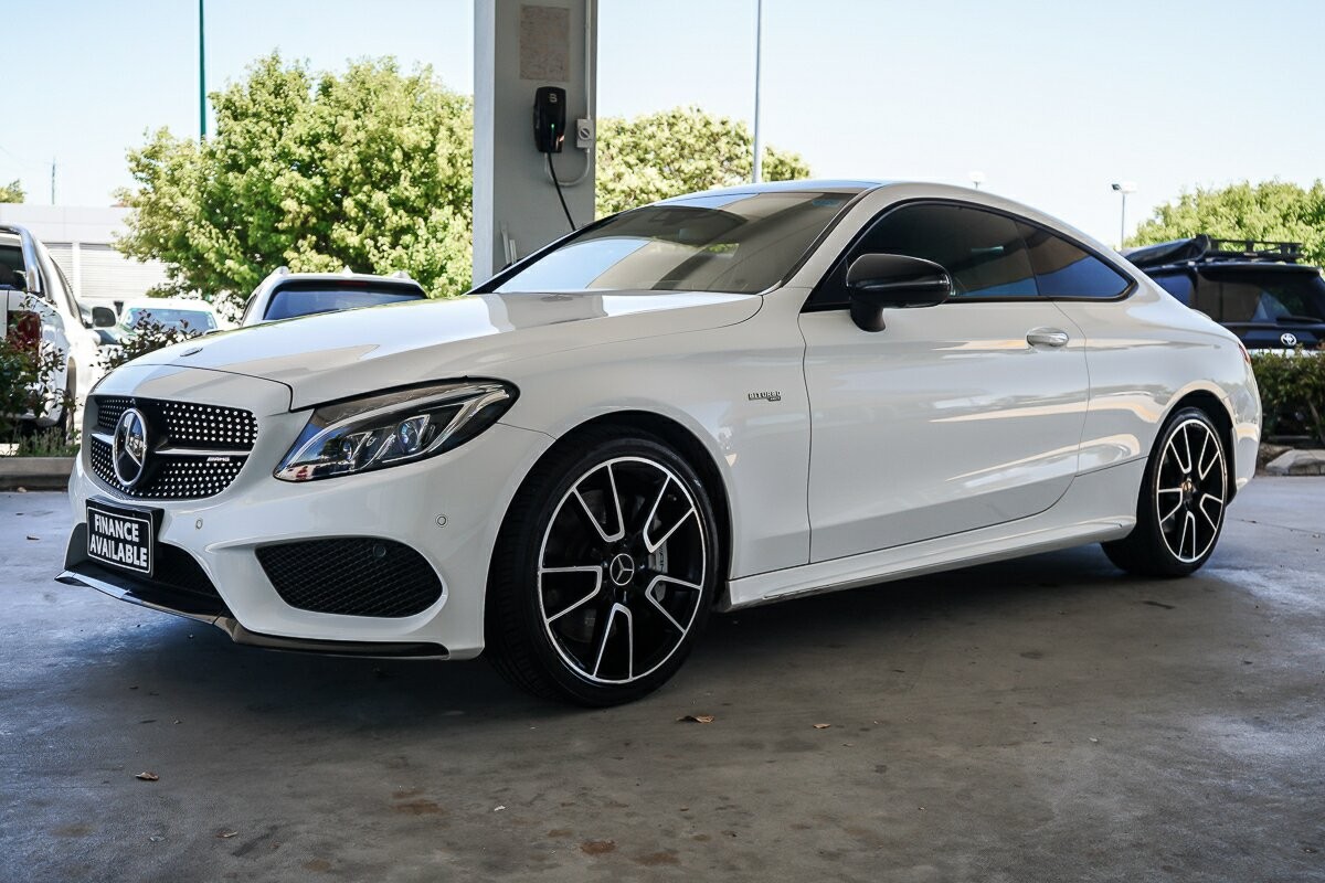 Mercedes Benz C-class image 4