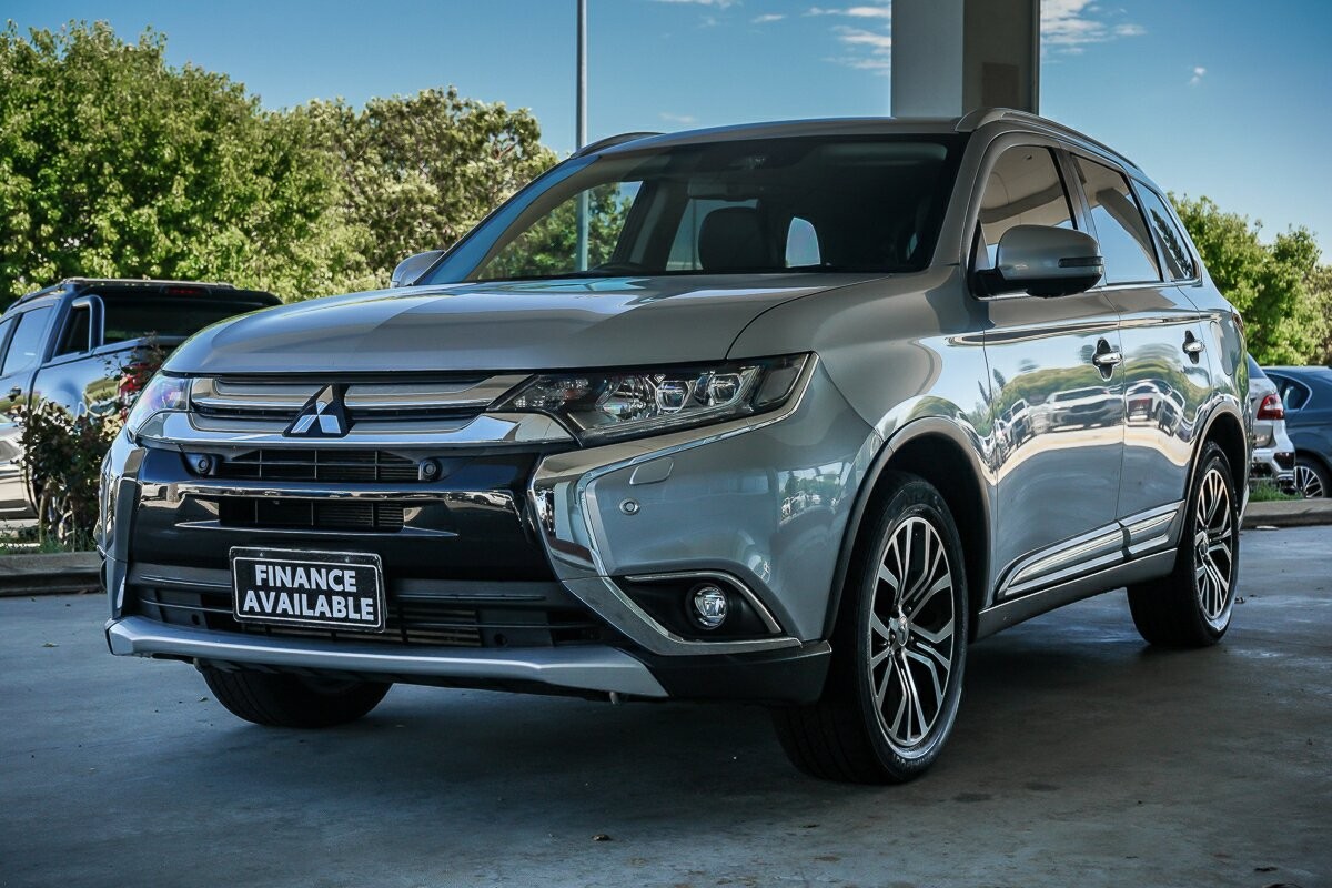 Mitsubishi Outlander image 4
