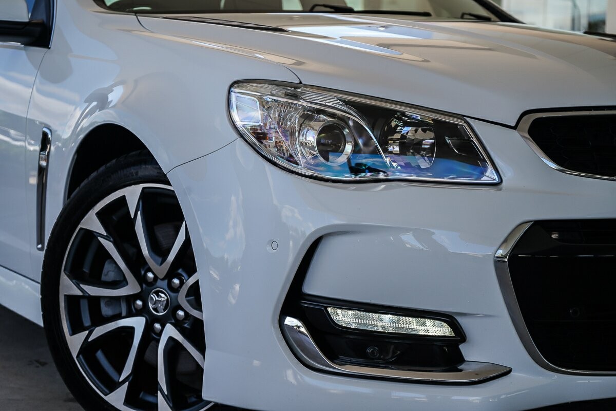 Holden Commodore image 2