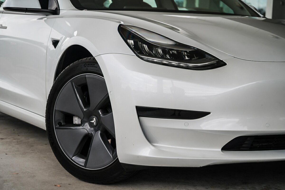 Tesla Model 3 image 2