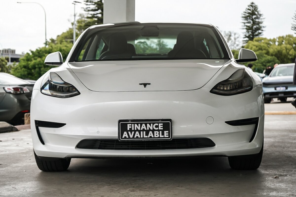 Tesla Model 3 image 3