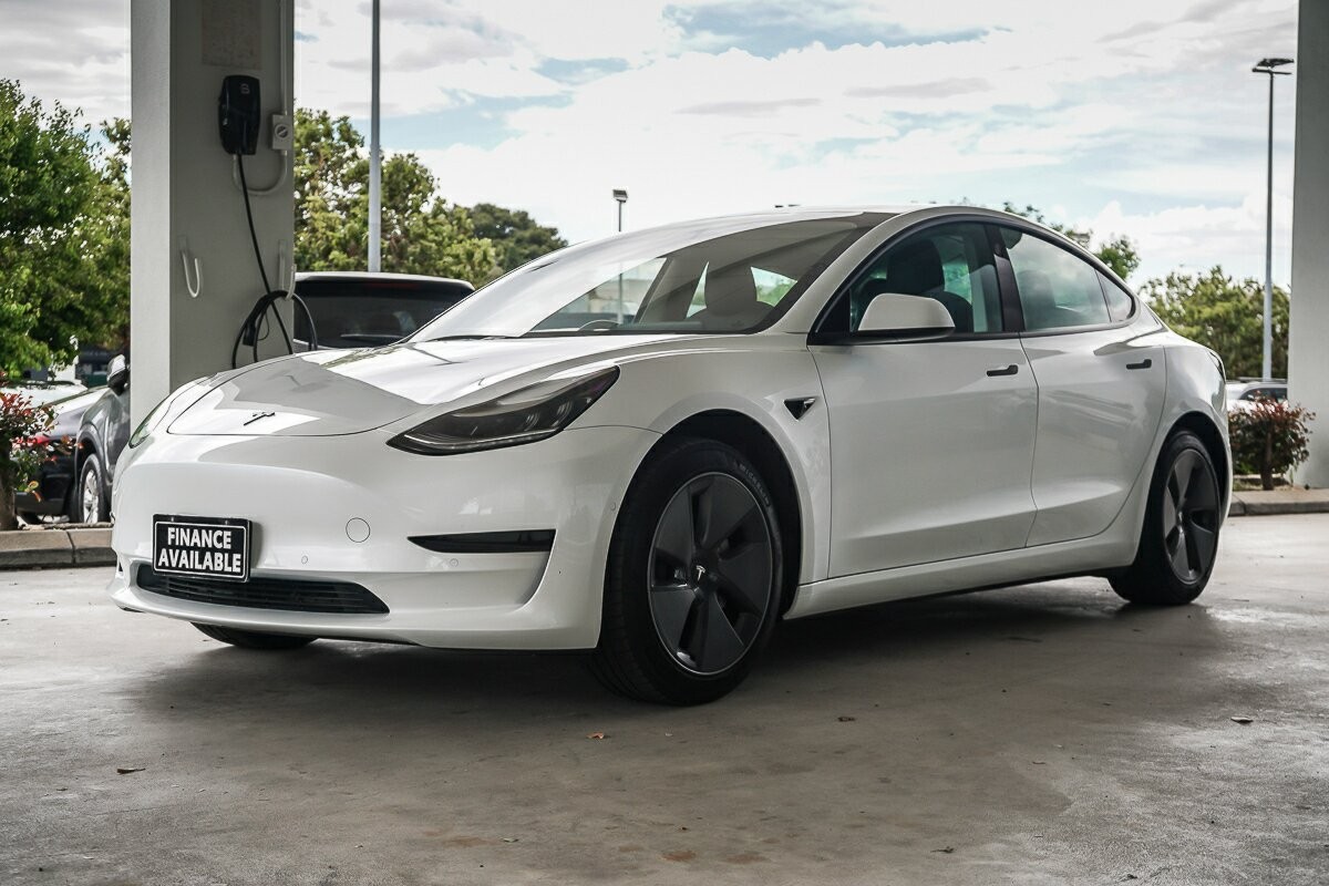 Tesla Model 3 image 4