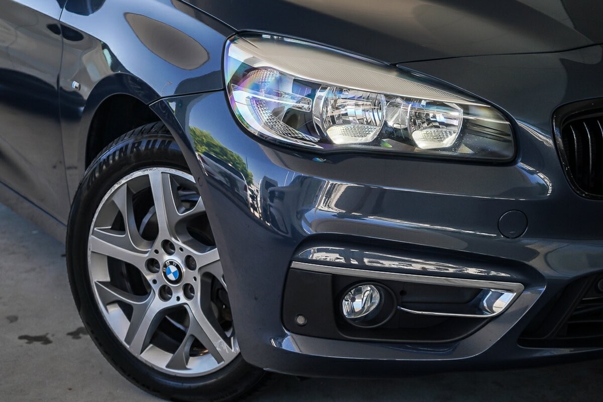 BMW 2 Series image 2