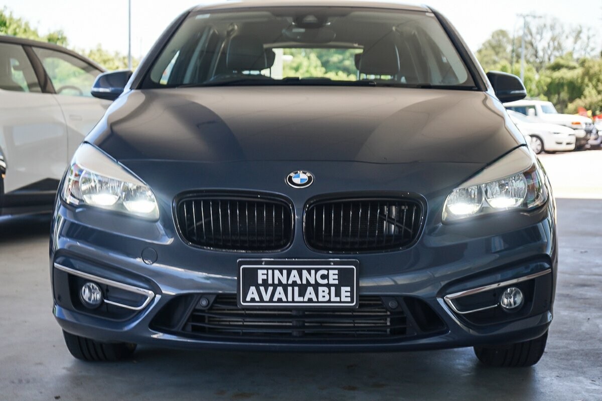 BMW 2 Series image 3