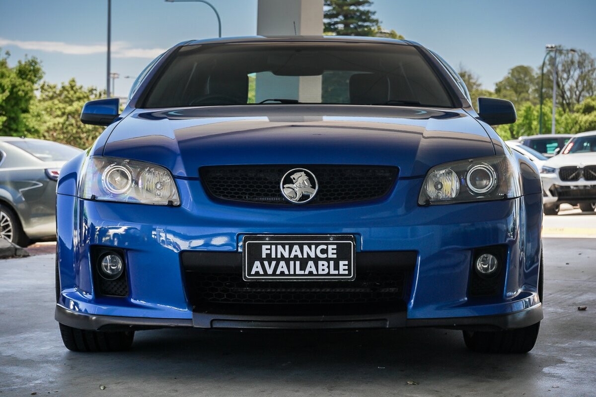 Holden Commodore image 3