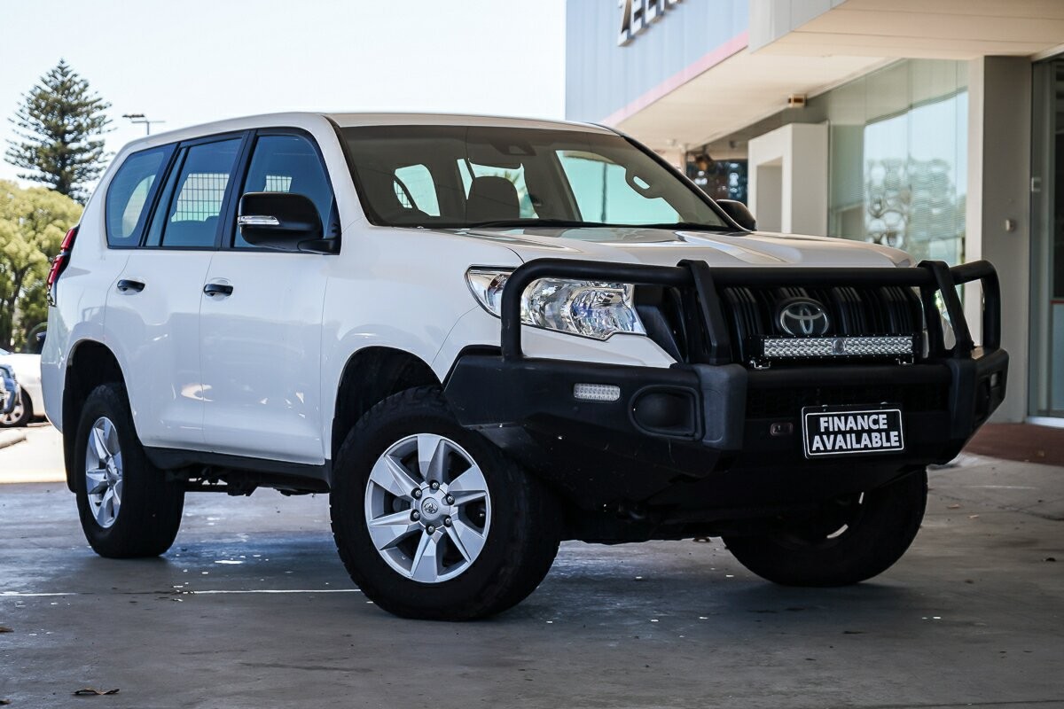 Toyota Landcruiser Prado image 1