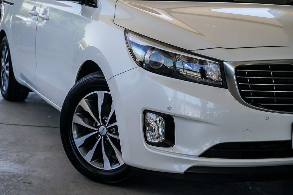 Kia Carnival image 2