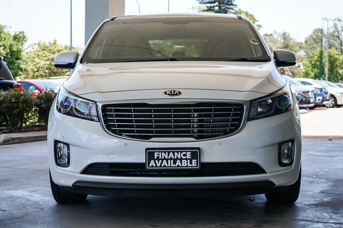 Kia Carnival image 3