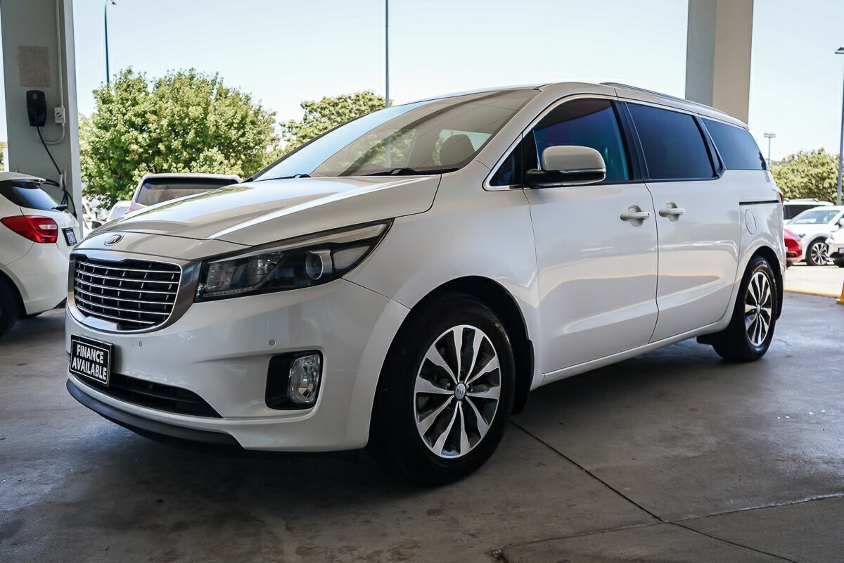 Kia Carnival image 4