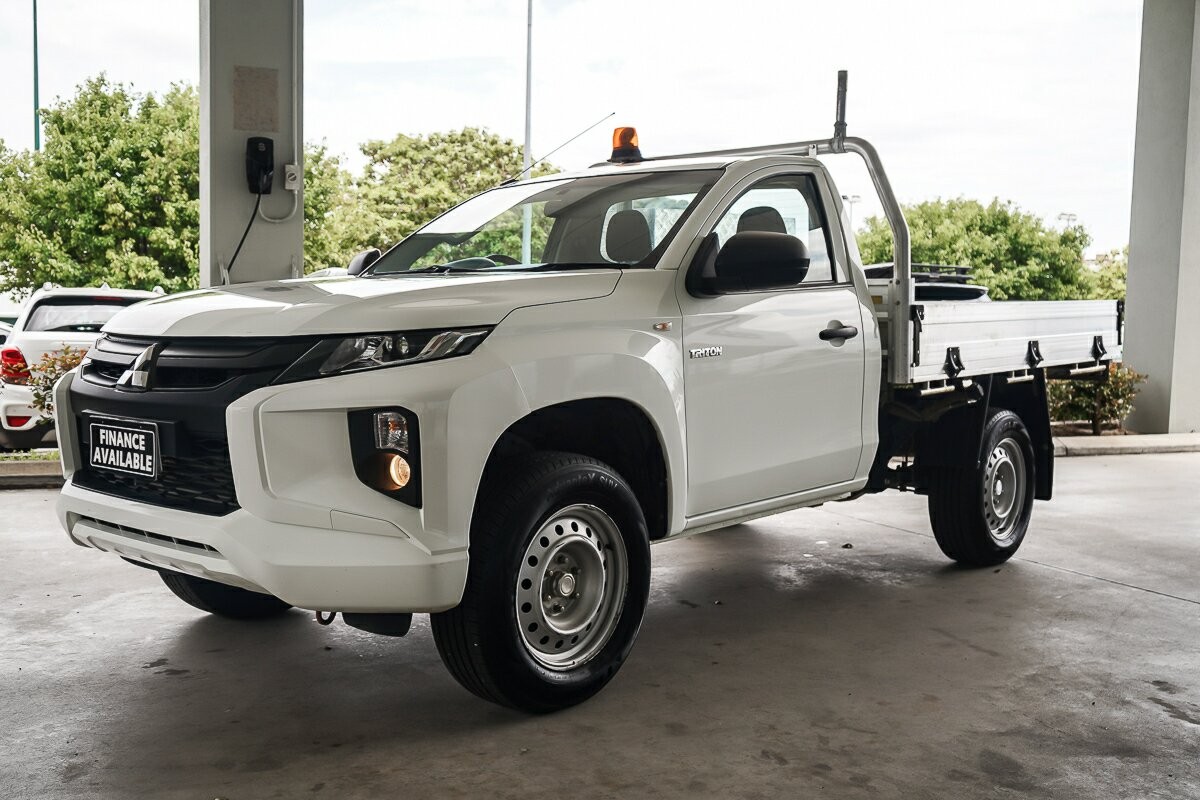 Mitsubishi Triton image 4