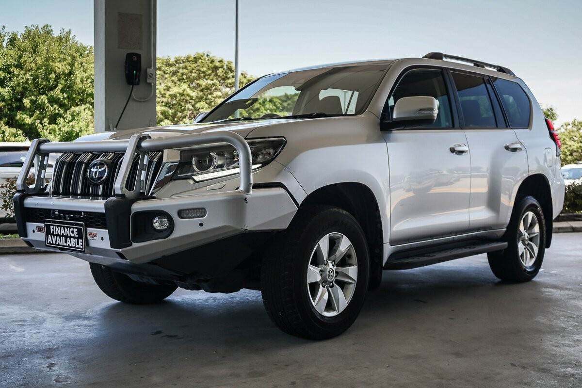 Toyota Landcruiser Prado image 4
