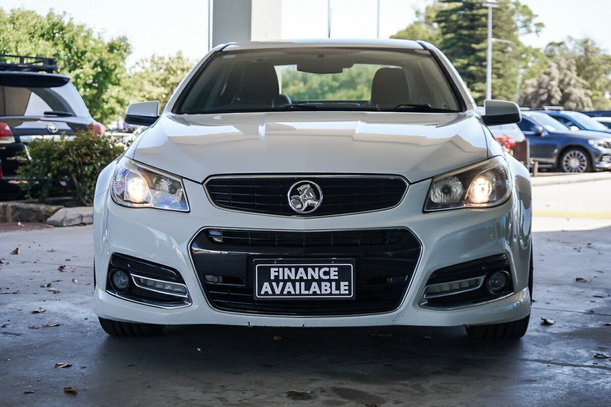 Holden Commodore image 3