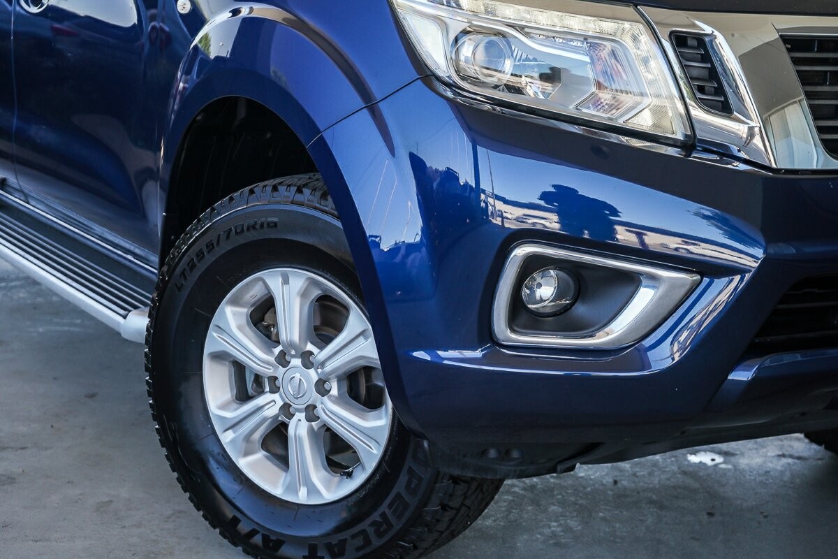 Nissan Navara image 2