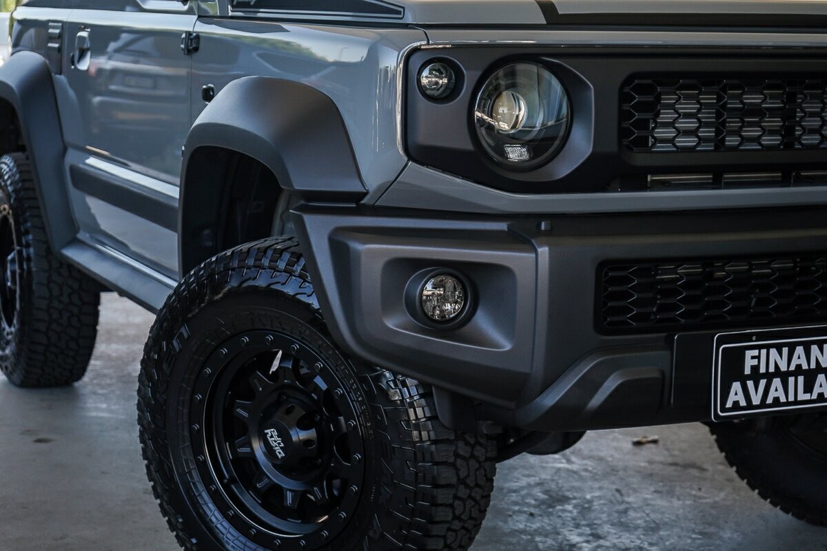 Suzuki Jimny image 2