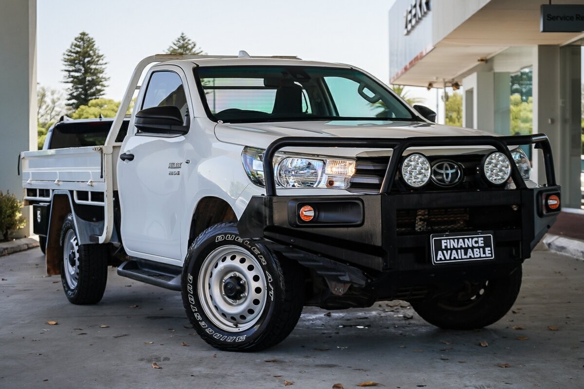 Toyota Hilux image 1