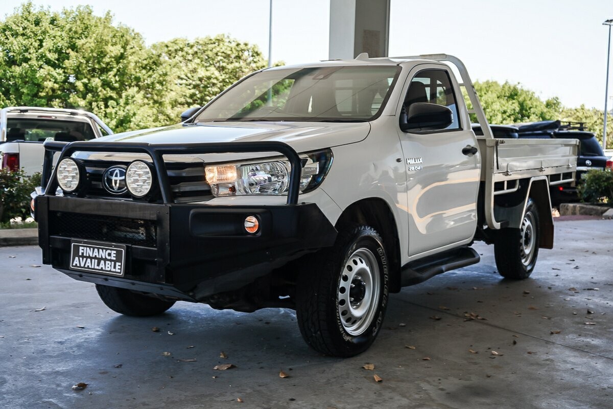 Toyota Hilux image 4