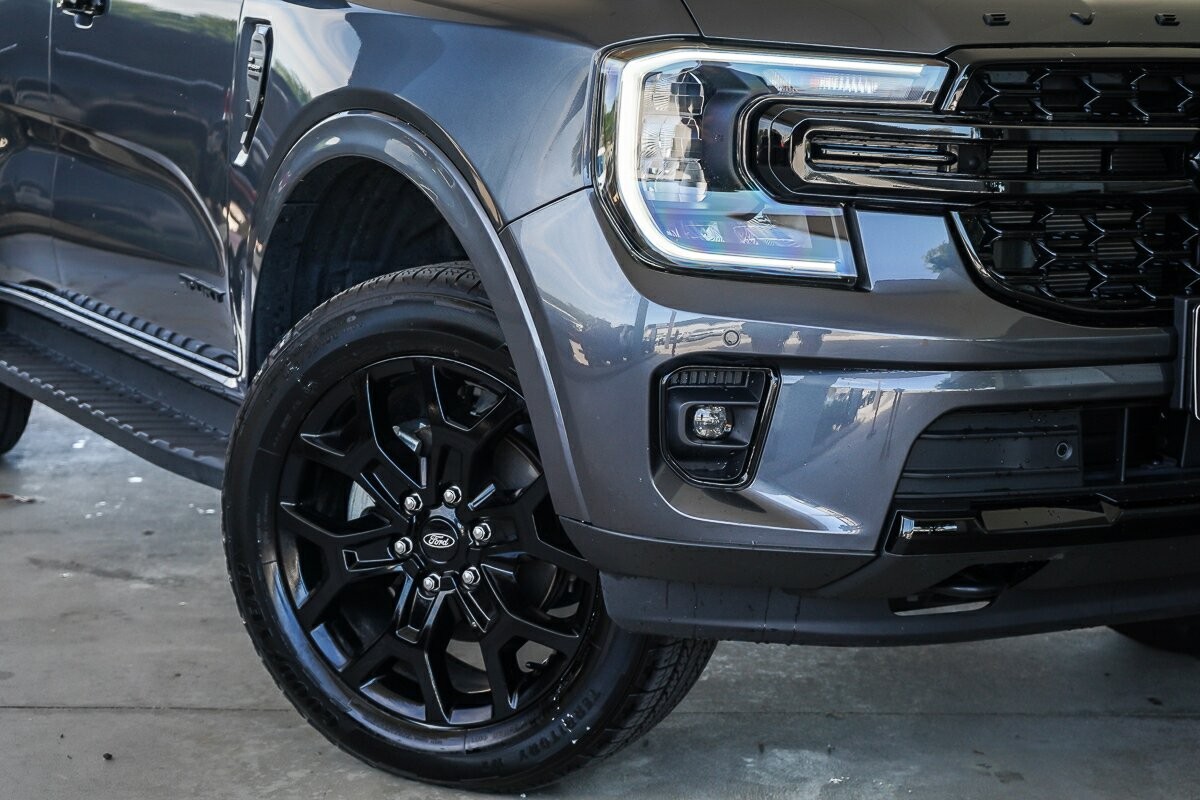 Ford Everest image 2