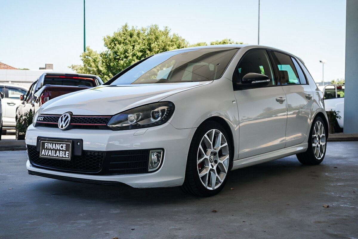 Volkswagen Golf image 4