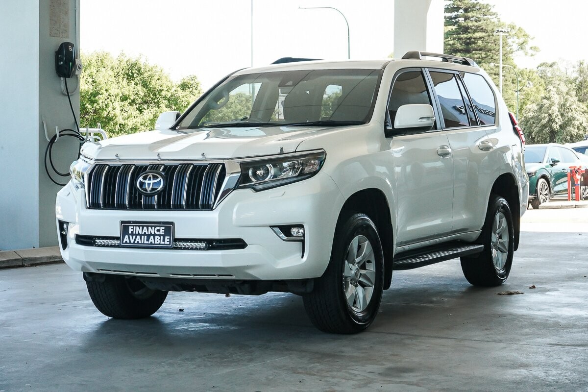 Toyota Landcruiser Prado image 4