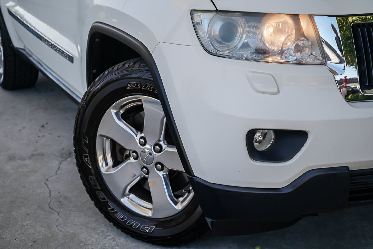 Jeep Grand Cherokee image 2
