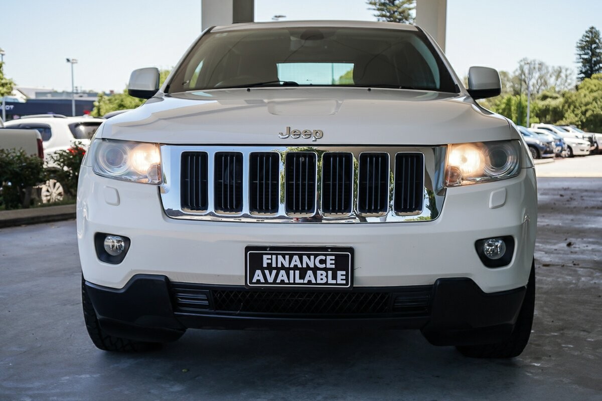 Jeep Grand Cherokee image 3