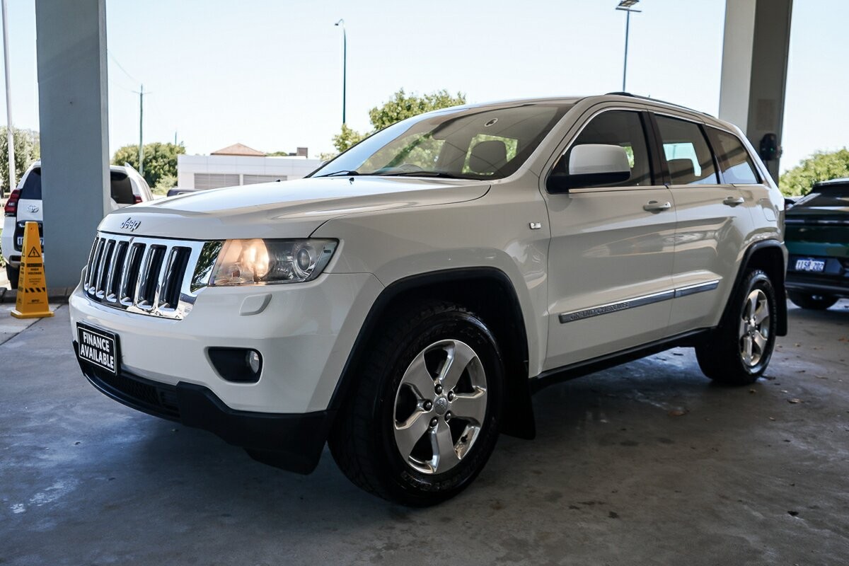 Jeep Grand Cherokee image 4