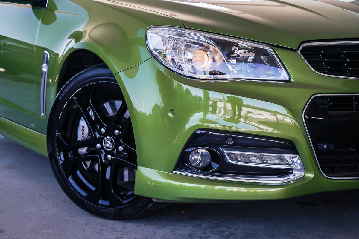 Holden Commodore image 2