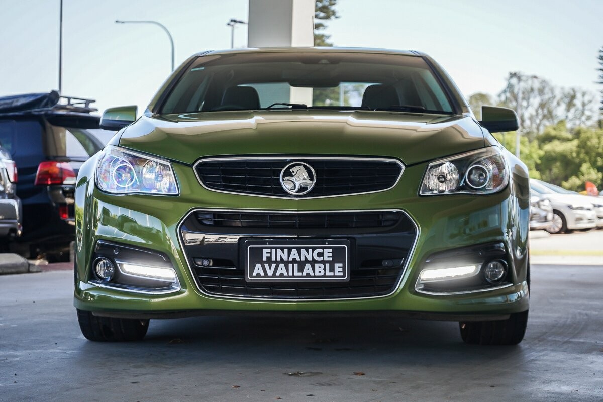 Holden Commodore image 3