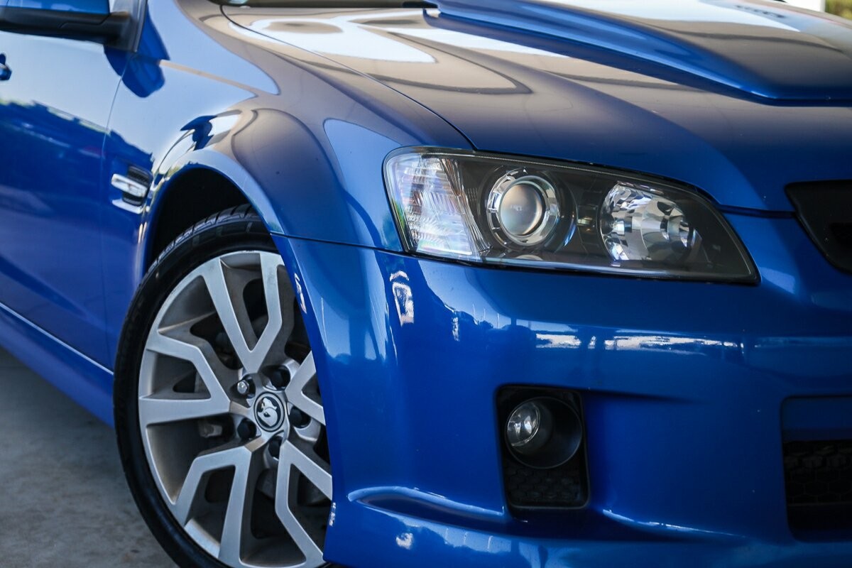 Holden Commodore image 2