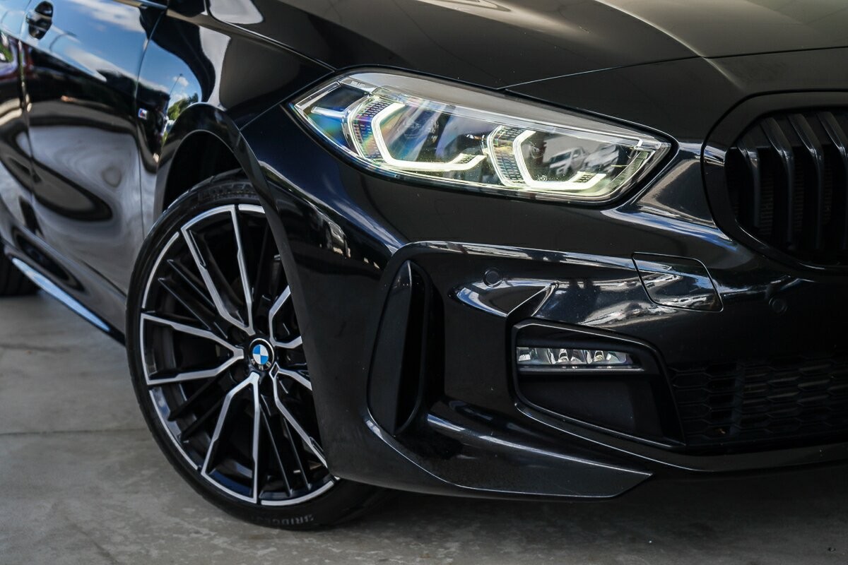 BMW 1 Series image 2