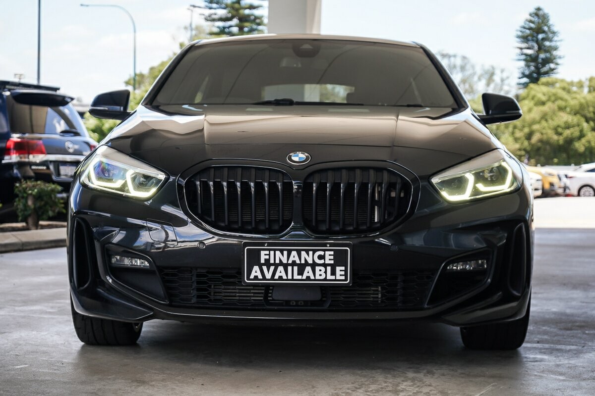 BMW 1 Series image 3