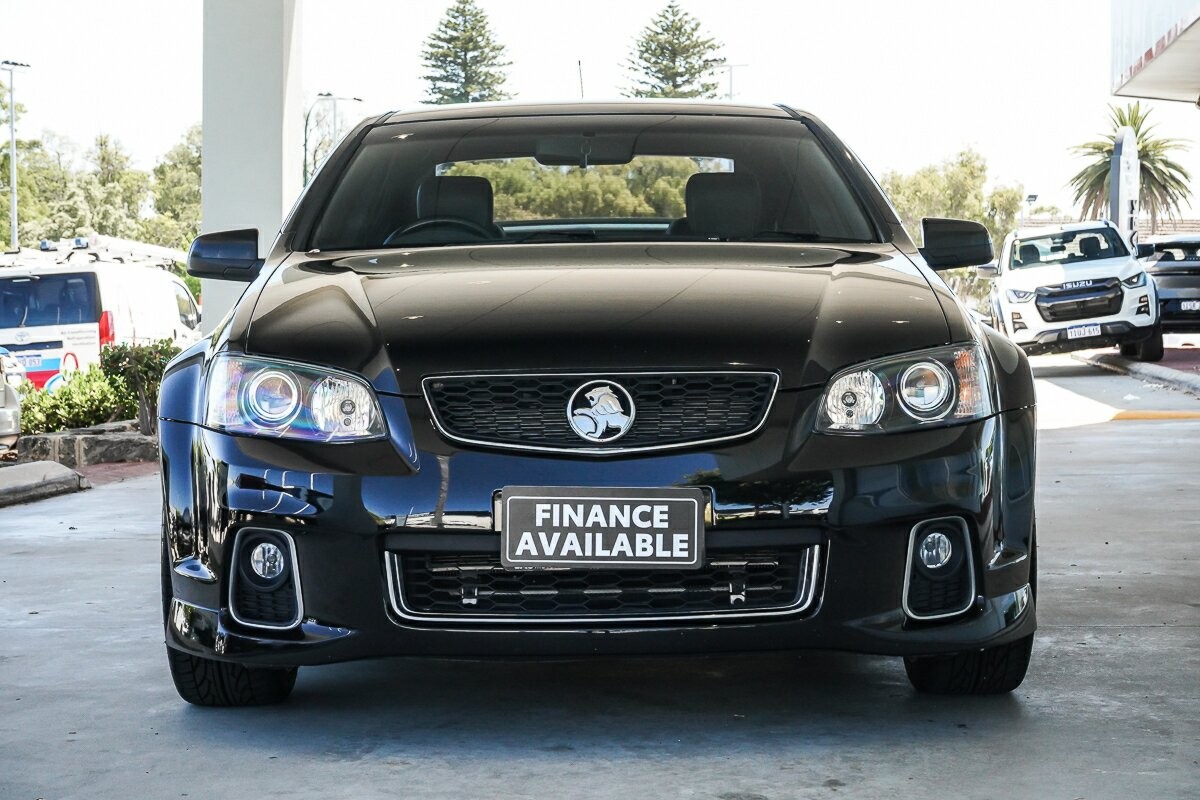 Holden Commodore image 3