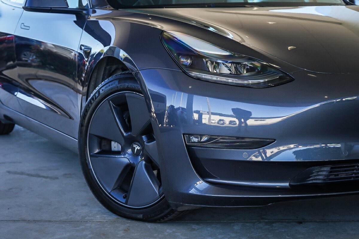 Tesla Model 3 image 2